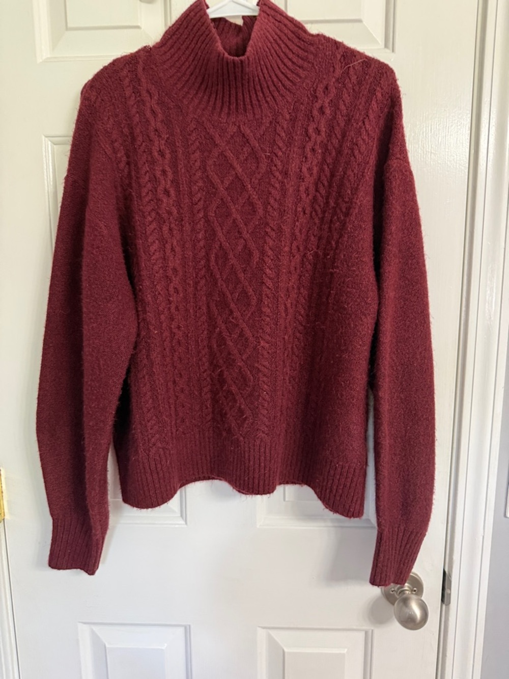 GAP Women's Cable Knit Turtleneck Sweater - Burgundy